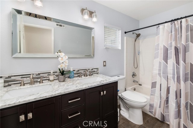 MLS #OC25228101 image #16