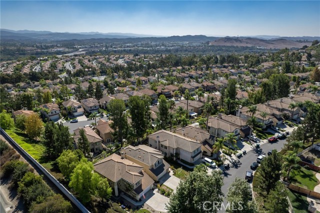 MLS #OC25228101 image #2