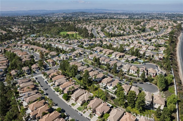 MLS #OC25228101 image #23