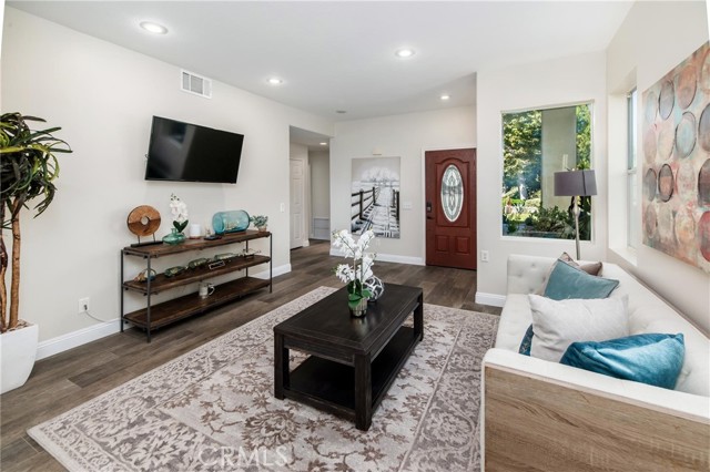 MLS #OC25228101 image #4