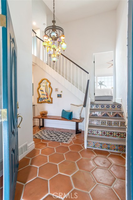 MLS #OC25228321 image #2