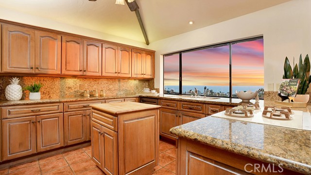 MLS #OC25228418 image #11