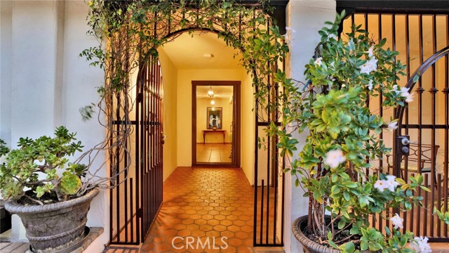 MLS #OC25228418 image #6