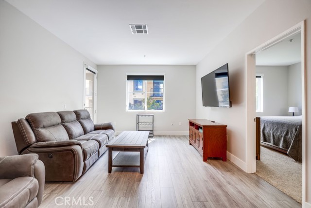 MLS #OC25228524 image #24