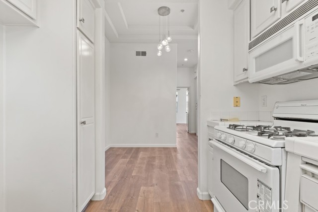 MLS #OC25228696 image #10