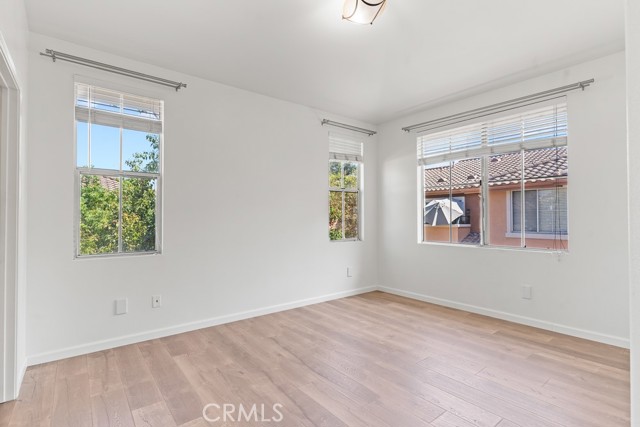 MLS #OC25228696 image #13