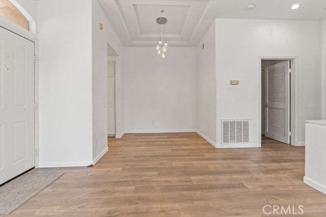 MLS #OC25228696 image #5