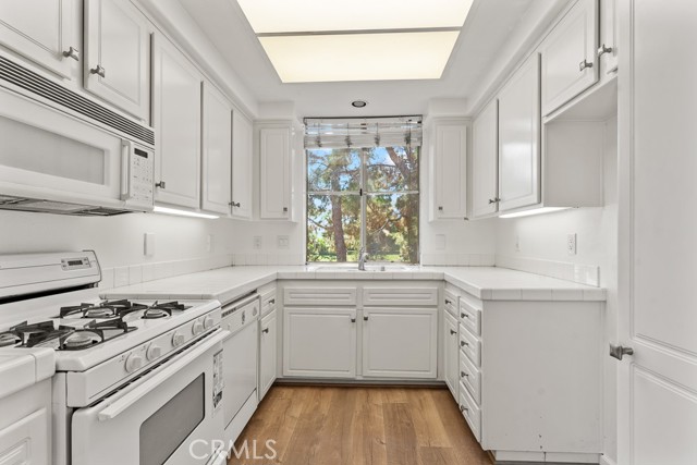 MLS #OC25228696 image #9