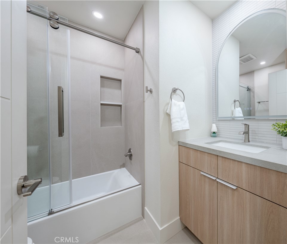 MLS #OC25228724 image #23