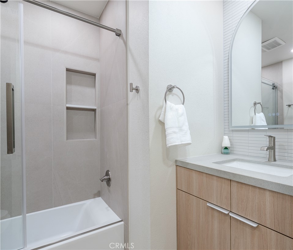 MLS #OC25228724 image #24