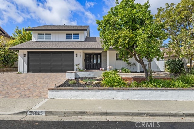 MLS #OC25228756 image #1