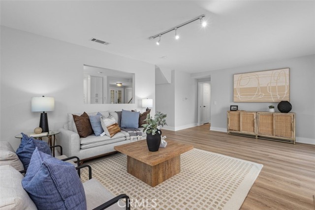 MLS #OC25228756 image #15