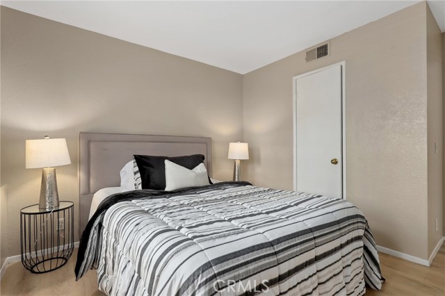 MLS #OC25228882 image #16