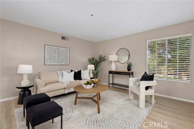 MLS #OC25228882 image #3