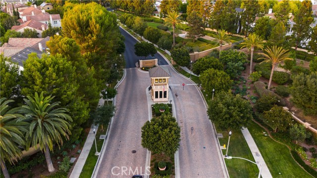 MLS #OC25201046 image #1