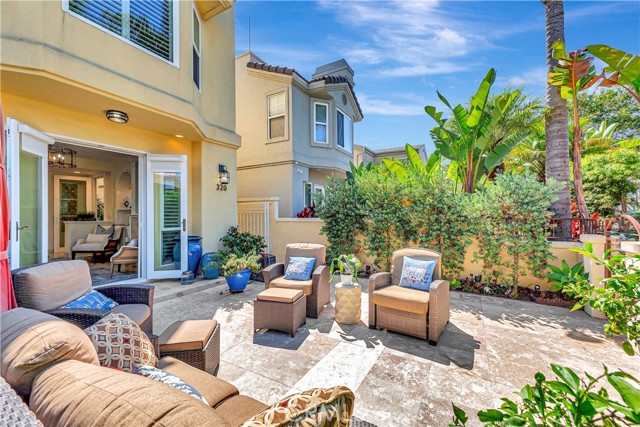 MLS #OC25229096 image #1
