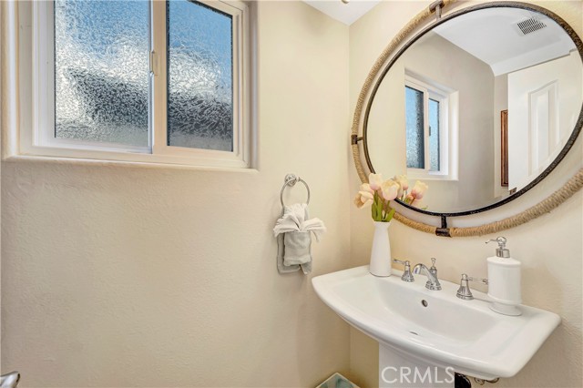 MLS #OC25229096 image #12