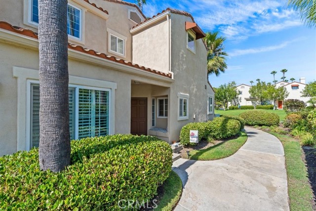 MLS #OC25229129 image #1