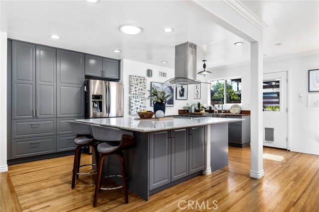 MLS #OC25229173 image #2