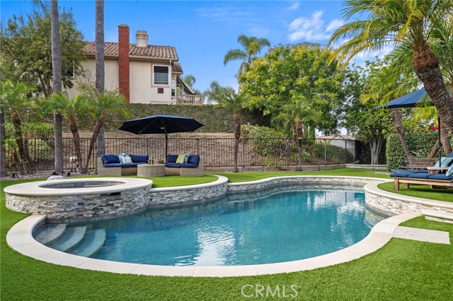 MLS #OC25229261 image #2