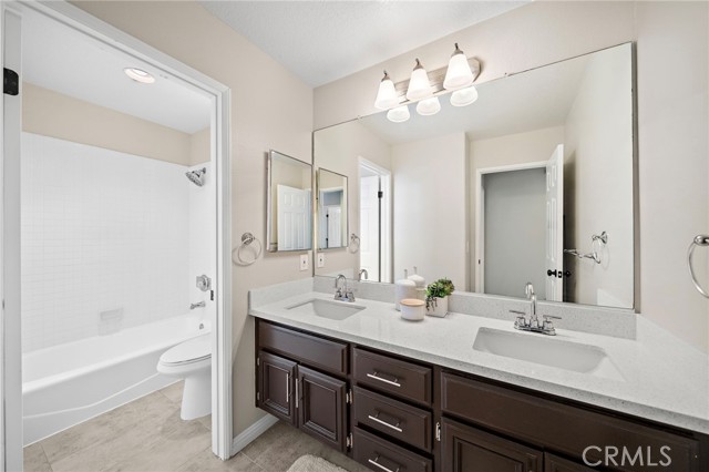 MLS #OC25229261 image #31