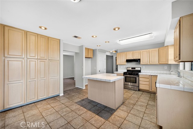 MLS #OC25229385 image #11