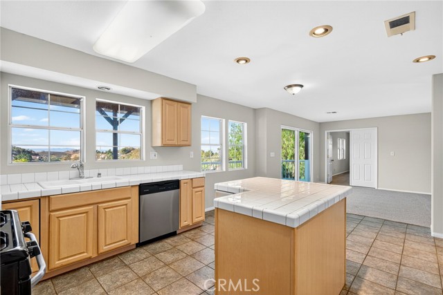 MLS #OC25229385 image #25