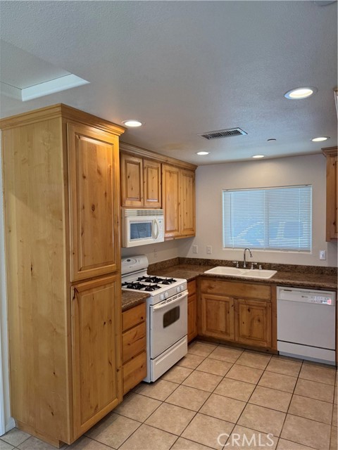 MLS #OC25229422 image #11