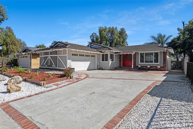 MLS #OC25229481 image #1