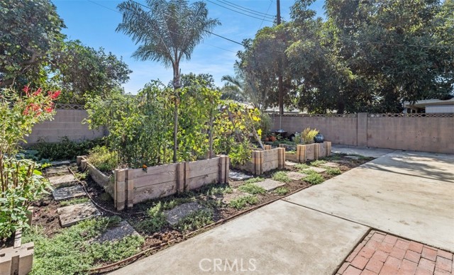 MLS #OC25229481 image #19