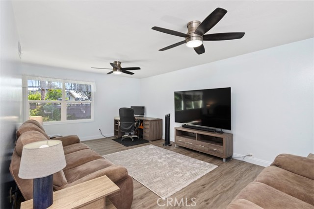 MLS #OC25229481 image #5