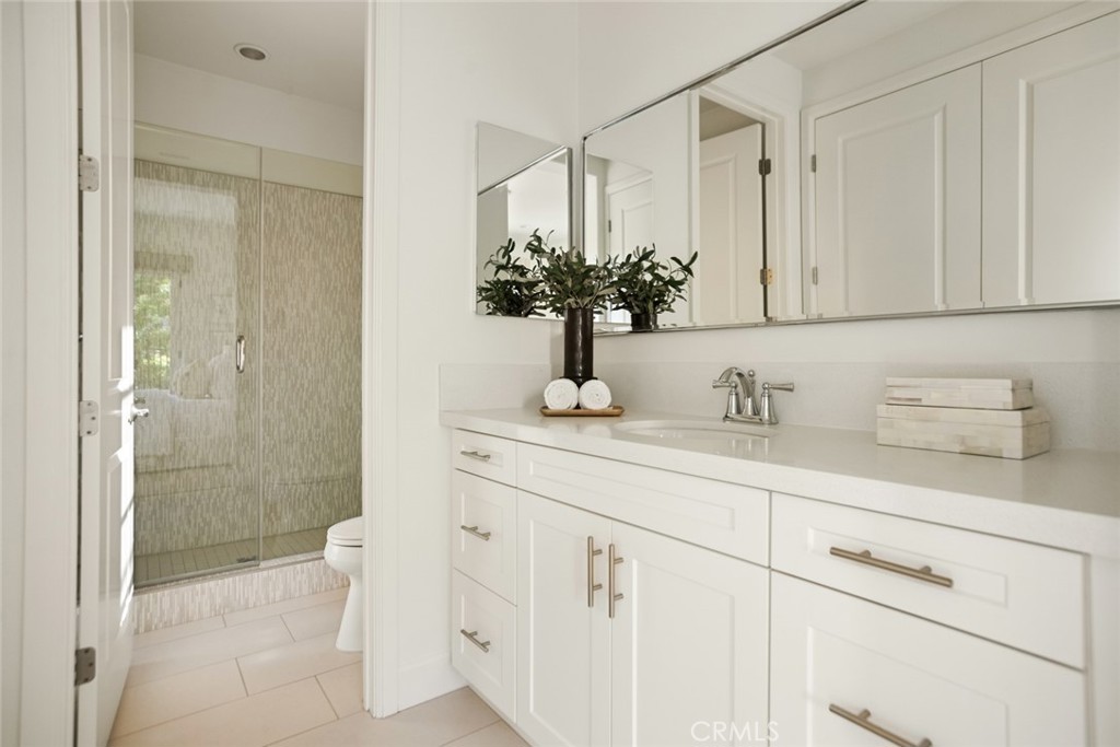 MLS #OC25229621 image #24