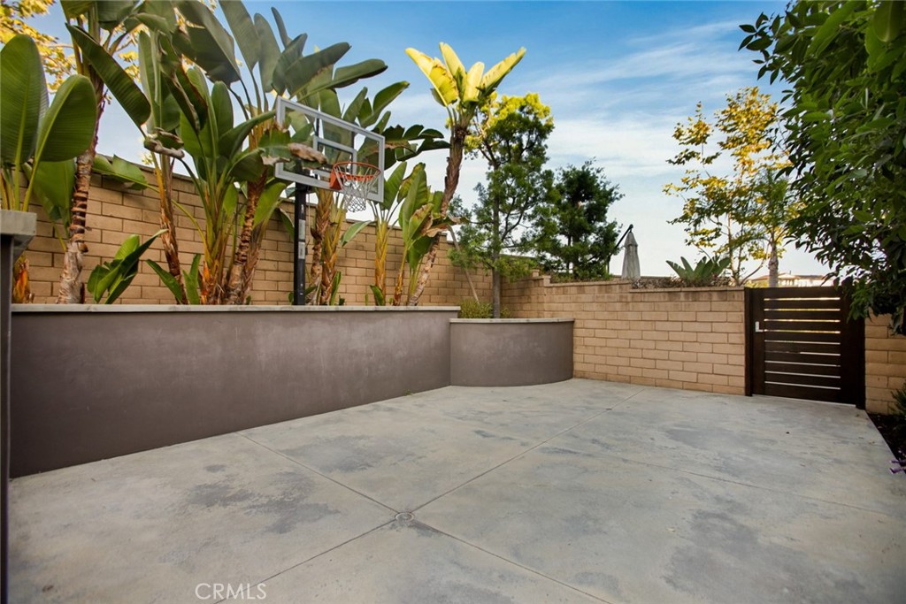 MLS #OC25229621 image #63