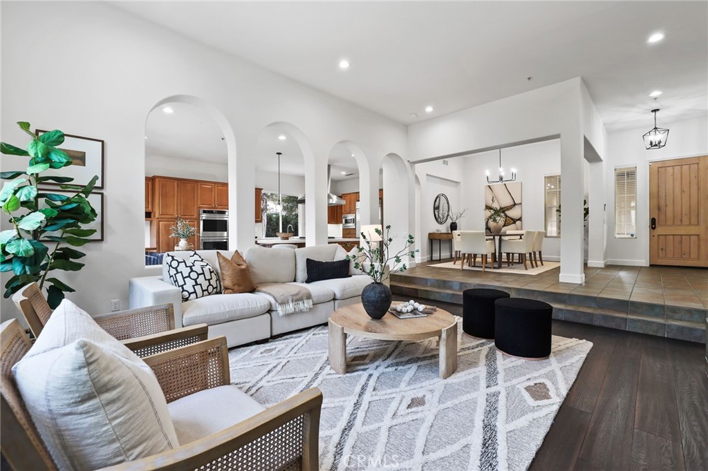 MLS #OC25229968 image #10