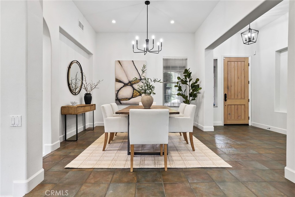 MLS #OC25229968 image #11