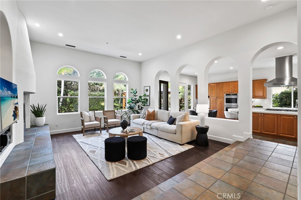 MLS #OC25229968 image #5