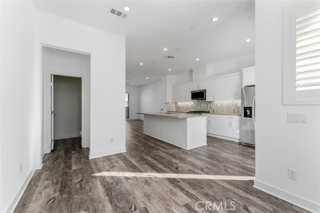 MLS #OC25229977 image #10