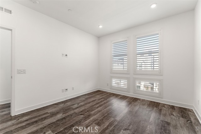 MLS #OC25229977 image #23