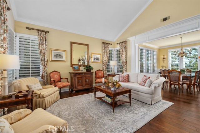 MLS #OC25230140 image #1