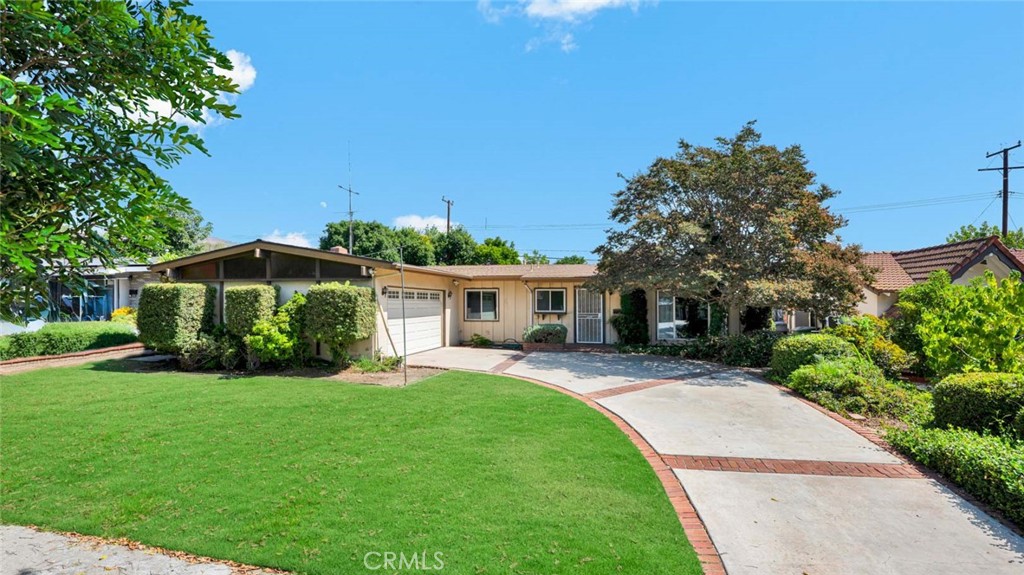 MLS #OC25230145 image #1