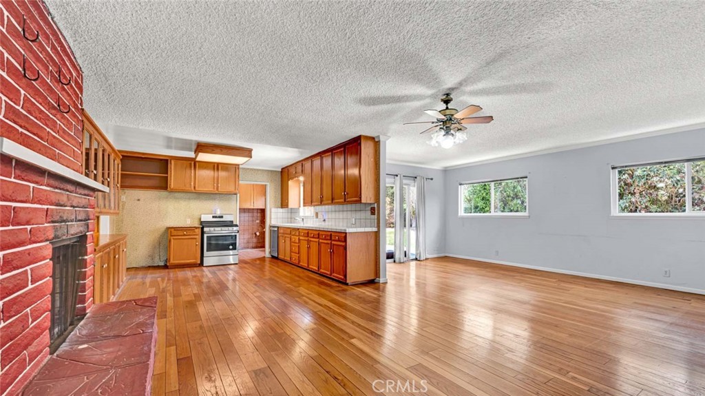 MLS #OC25230145 image #11