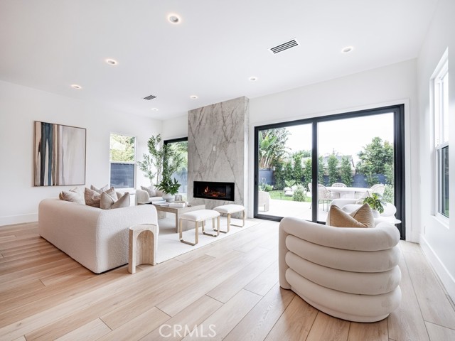 MLS #OC25230183 image #0