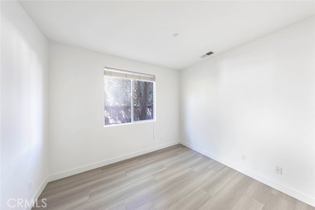 MLS #OC25230343 image #14