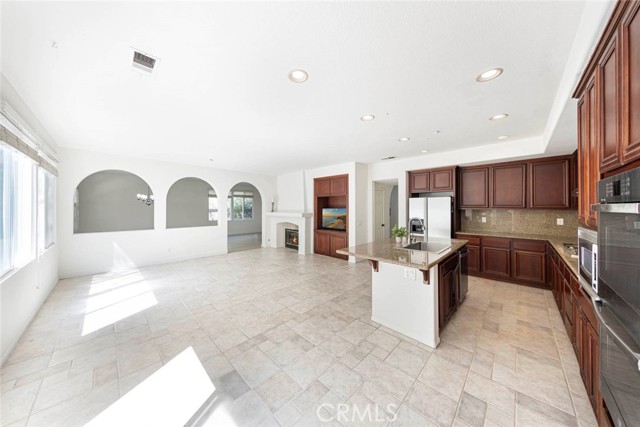 MLS #OC25230343 image #25