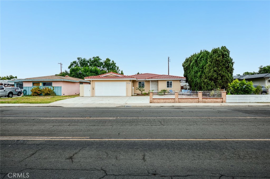 MLS #OC25230442 image #1