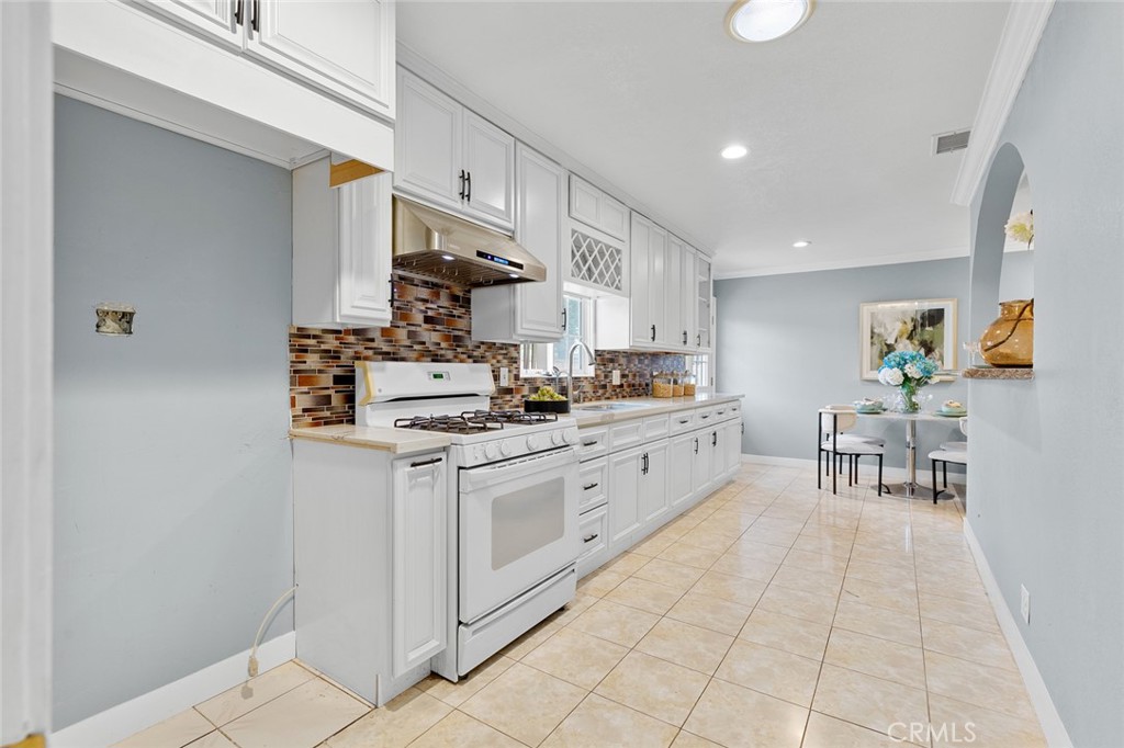 MLS #OC25230442 image #11