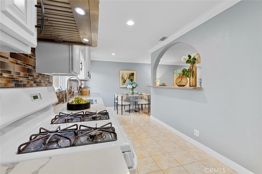 MLS #OC25230442 image #12