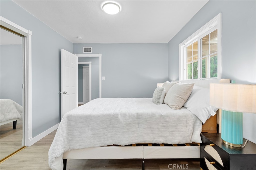 MLS #OC25230442 image #14