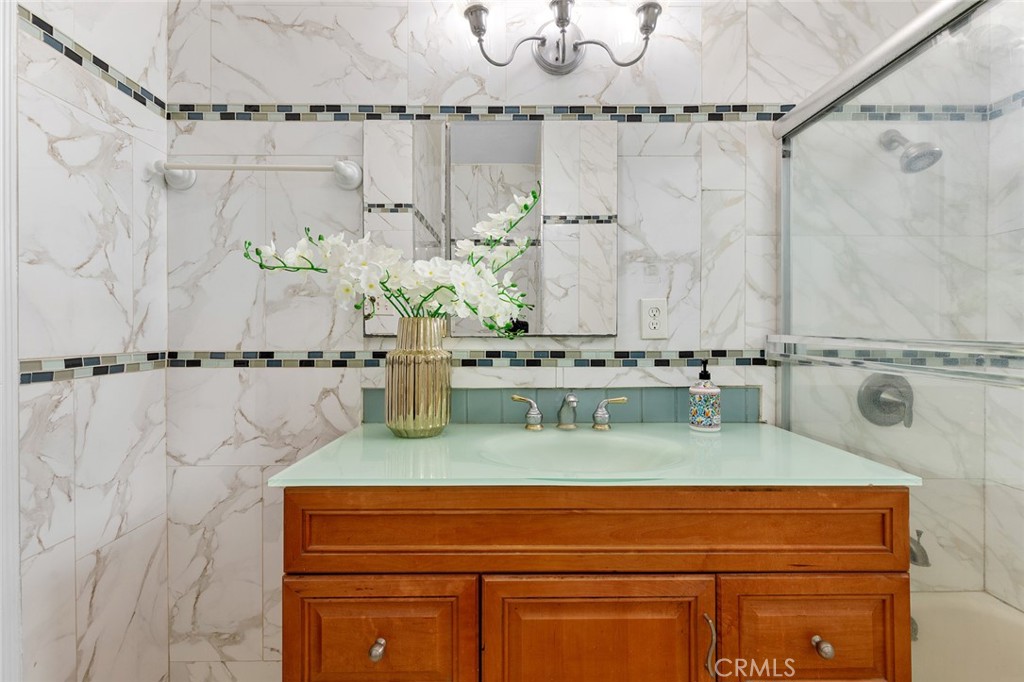 MLS #OC25230442 image #18