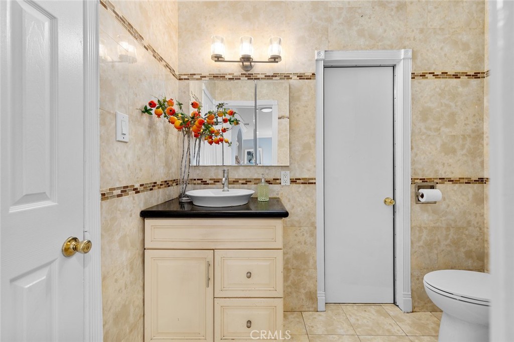 MLS #OC25230442 image #23